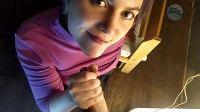 典型的俄罗斯家庭色情片，有小弟弟的情节，有很深的口水。